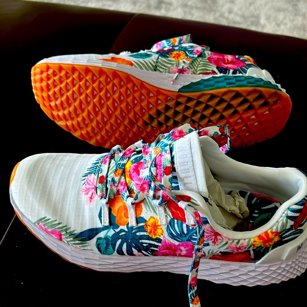 Nobull very light summer sneakers. NEW without tags
